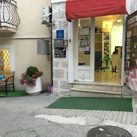 Hostel Split Ostello *