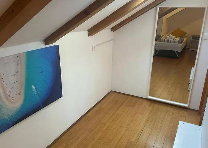 斯普利特旅馆 *